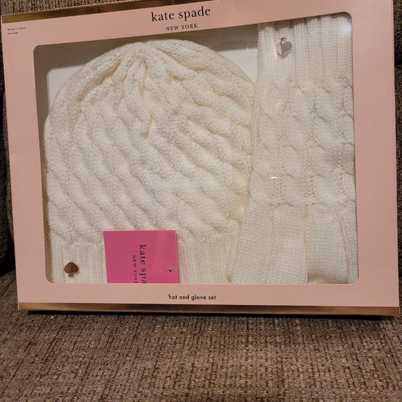 Kate Spade Ivory Cableknit Set - Picture 10 of 10